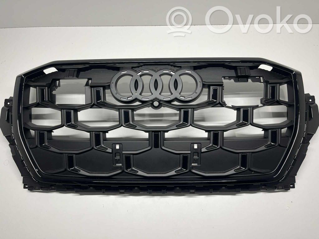 Audi Q7 4M Rejilla superior del radiador del parachoques delantero 