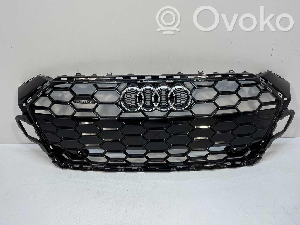 Audi A5 Augšējais režģis 