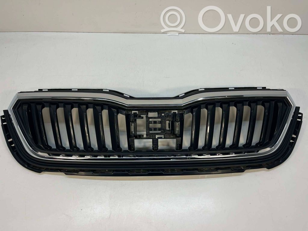 Skoda Scala Maskownica / Grill / Atrapa górna chłodnicy 