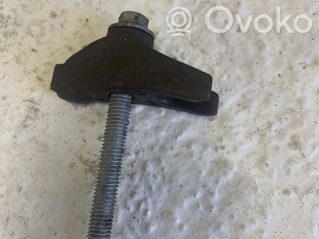 Abrazadera del inyector de combustible