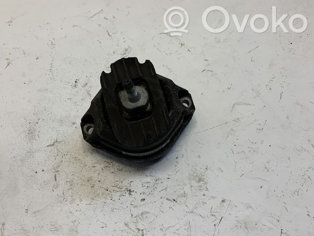 BMW 5 E60 E61 Dzinēja spilvens 