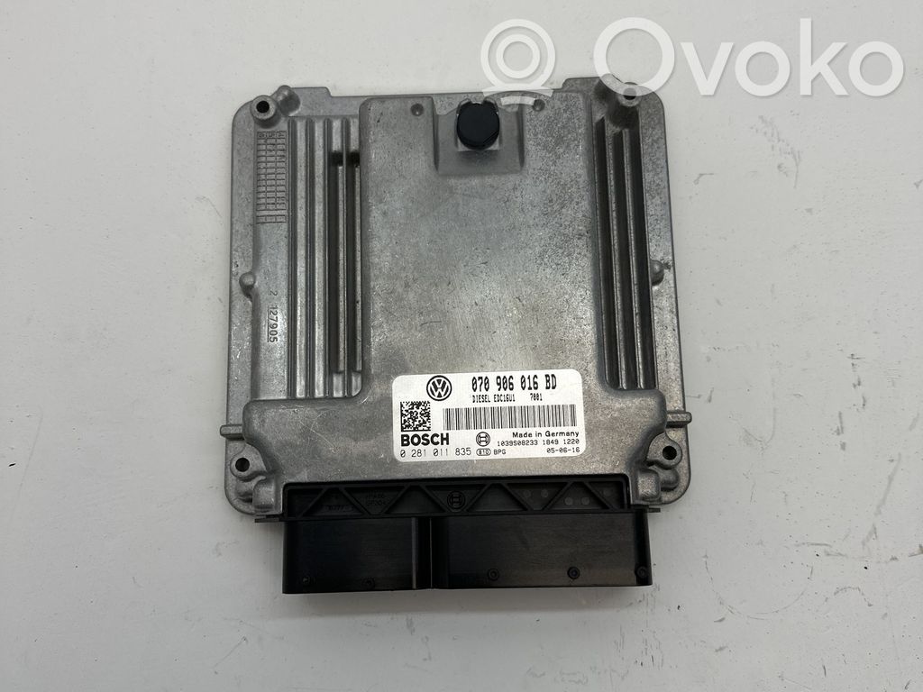 Volkswagen Transporter - Caravelle T5 Engine control unit/module 
