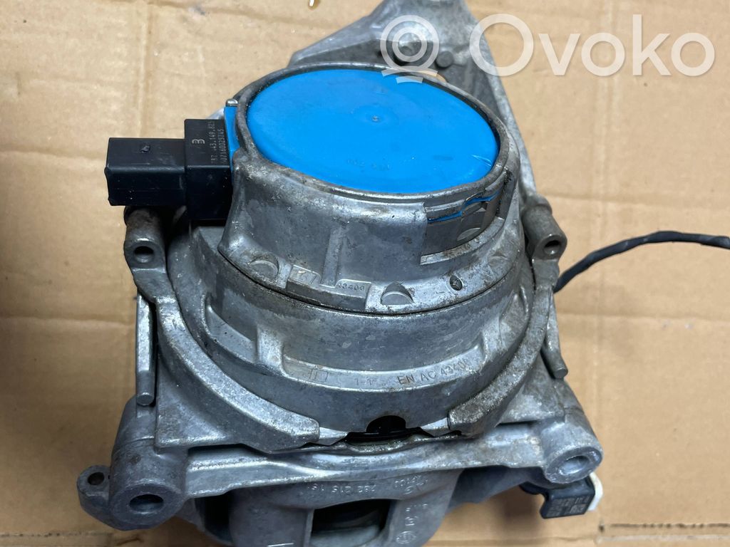 Audi Q7 4M Engine mount vacuum valve 