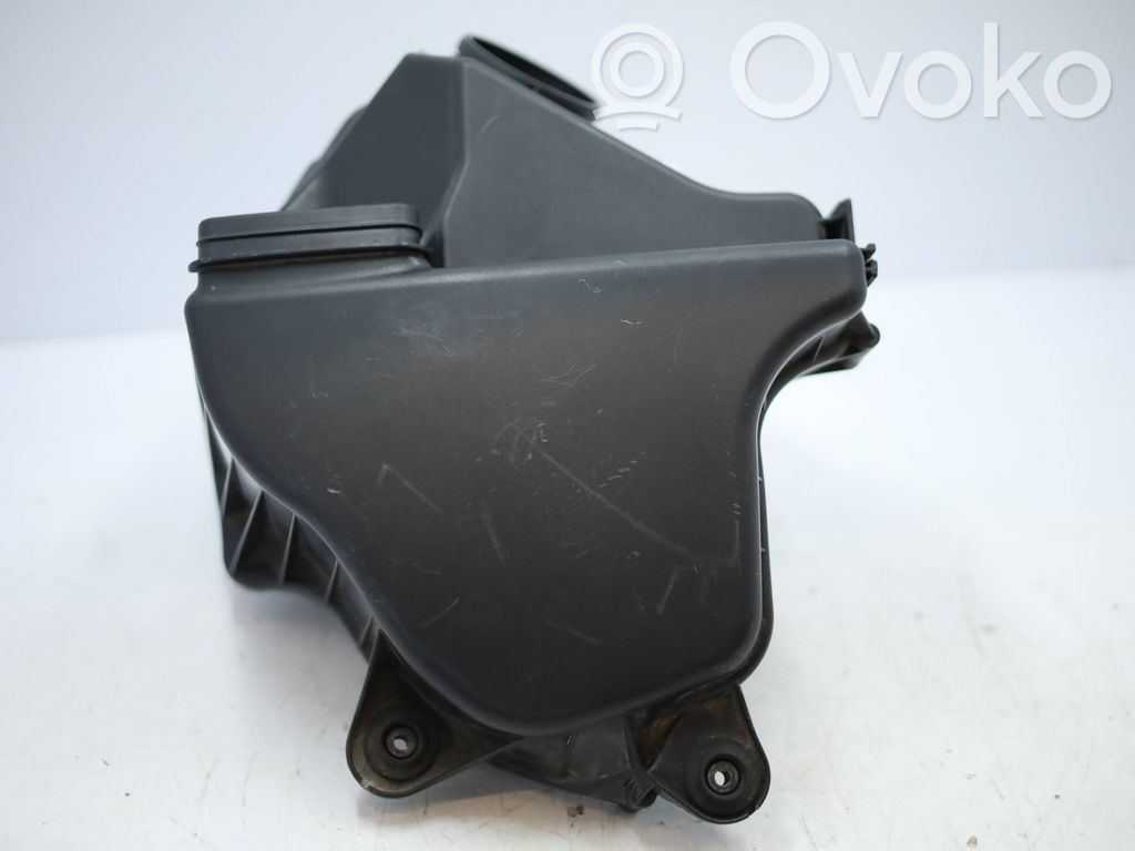 BMW 1 E81 E87 Air filter box 