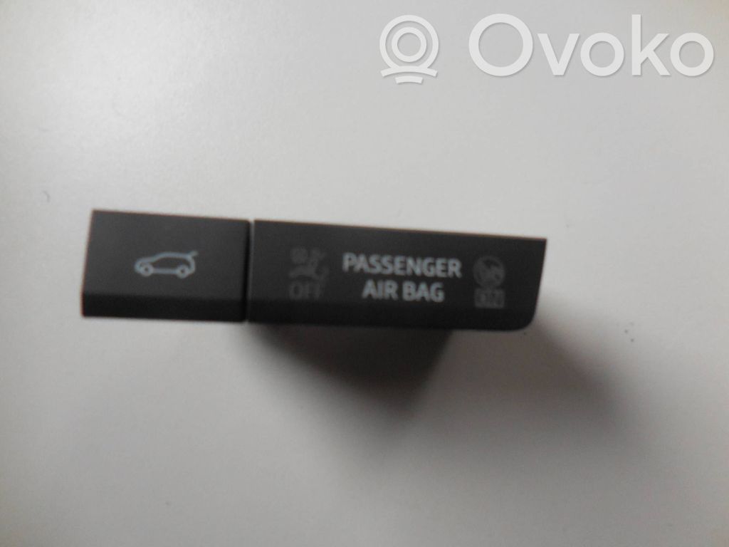Seat Ateca Tailgate/trunk/boot open switch 
