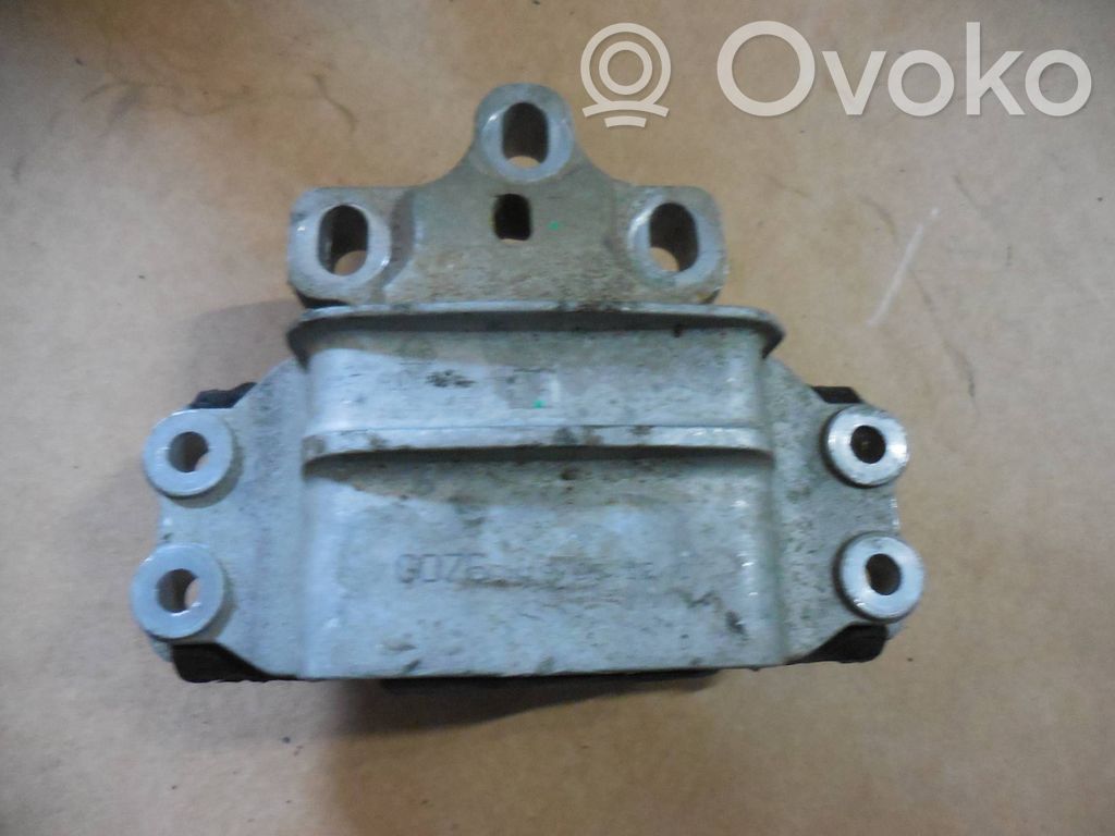 Engine mount bracket   8J0199555D