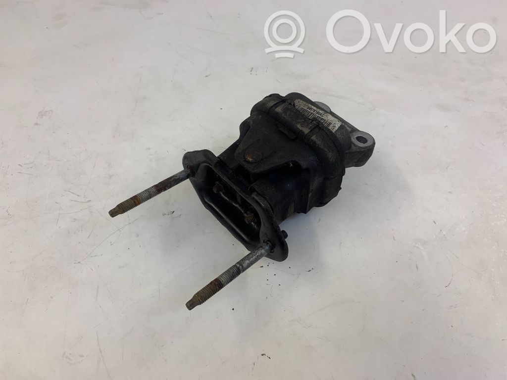 Chrysler 300 - 300C Engine mount bracket 