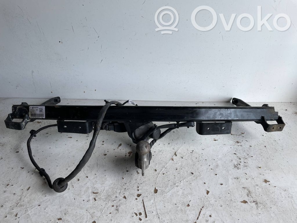 Volkswagen PASSAT B9 Hak holowniczy 