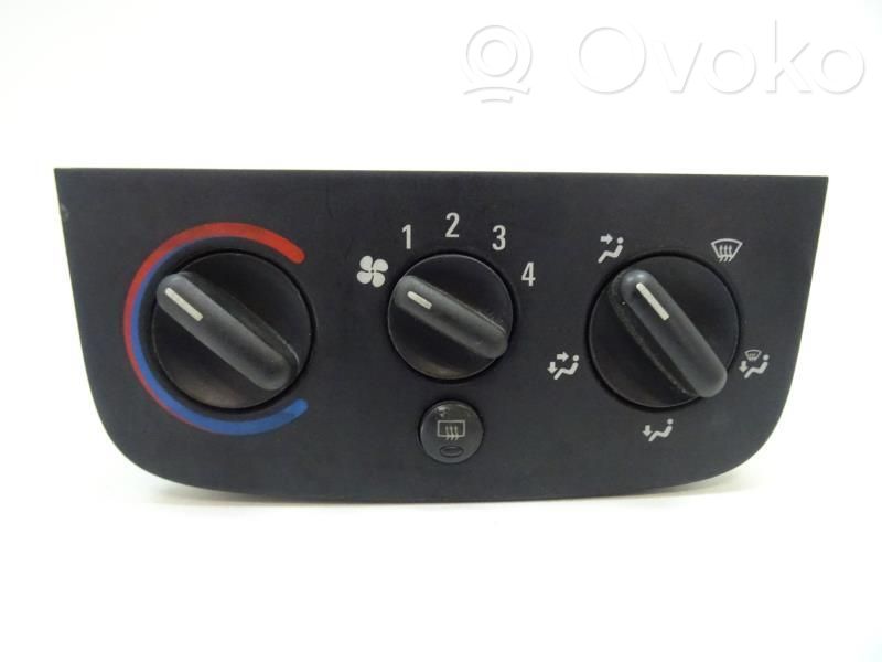 Opel Corsa C Climate control unit 