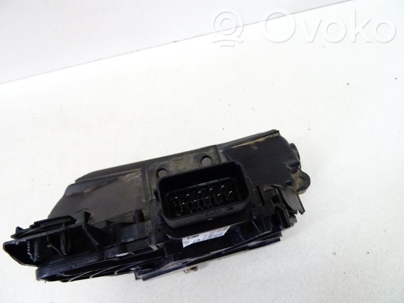 Ford B-MAX Priekšpusē slēdzene 