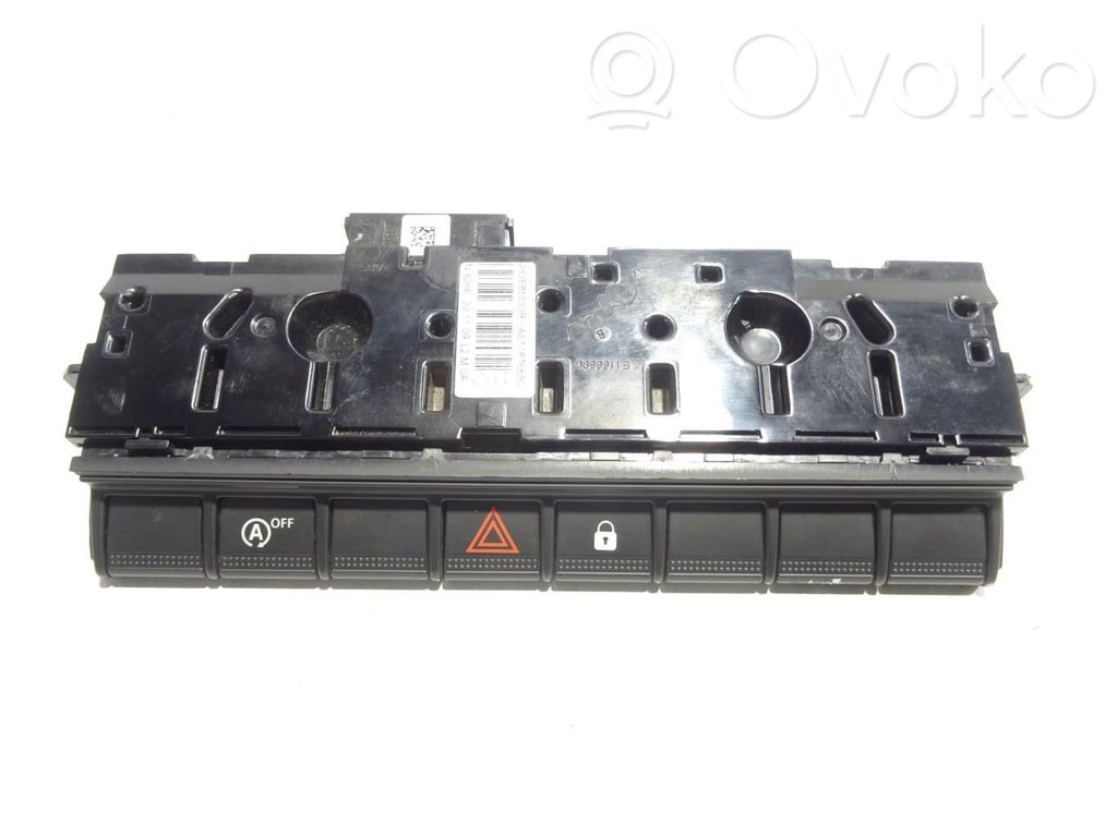 Renault Clio V Hazard light switch 