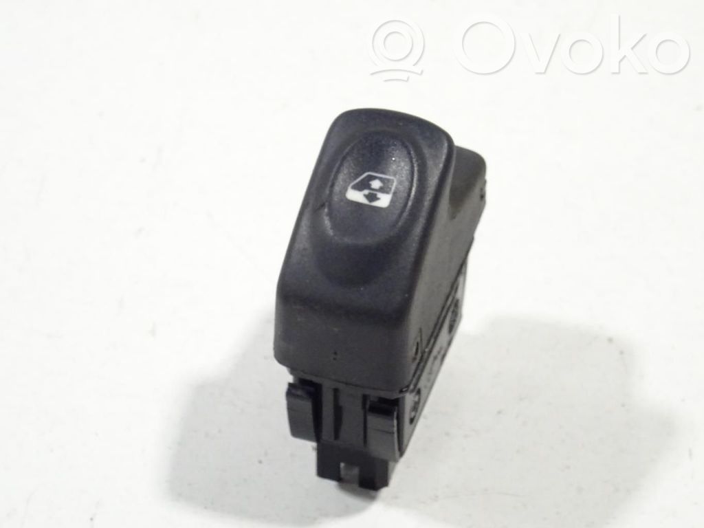 Renault Clio II Elektrisko logu slēdzis 