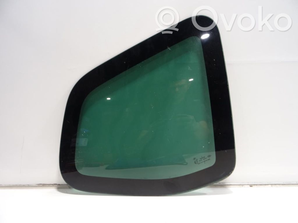 Dacia Duster Rear side window 