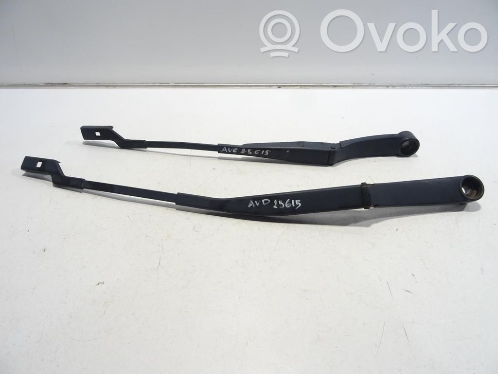 KIA Ceed Front wiper blade arm 