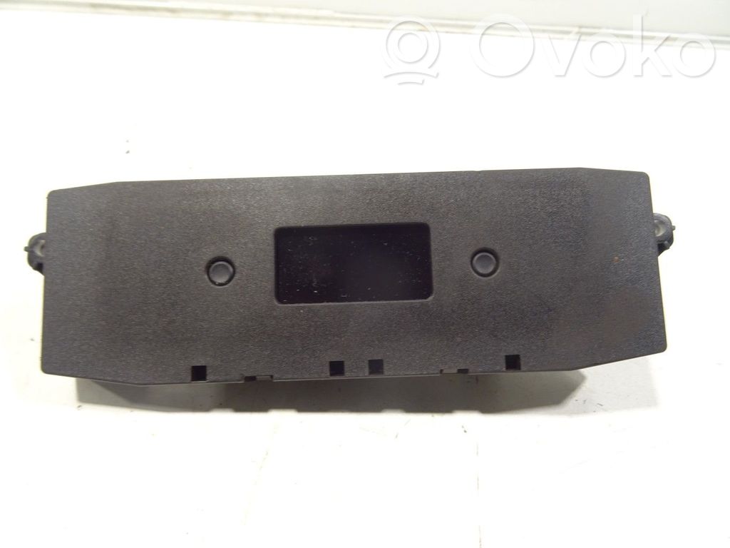 Peugeot 207 Screen/display/small screen 