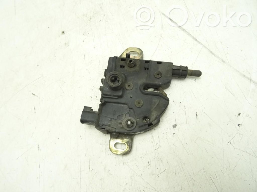 Ford Focus Dzinēja pārsega slēdzene 