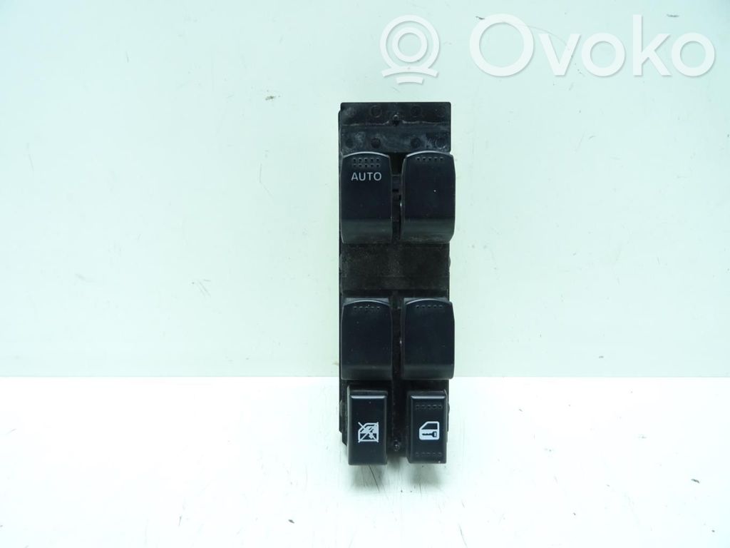 Suzuki SX4 Electric window control switch 