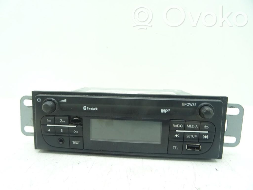 Opel Vivaro Panel / Radioodtwarzacz CD/DVD/GPS 