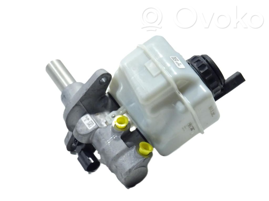 Audi Q3 8U Główny cylinder hamulca 