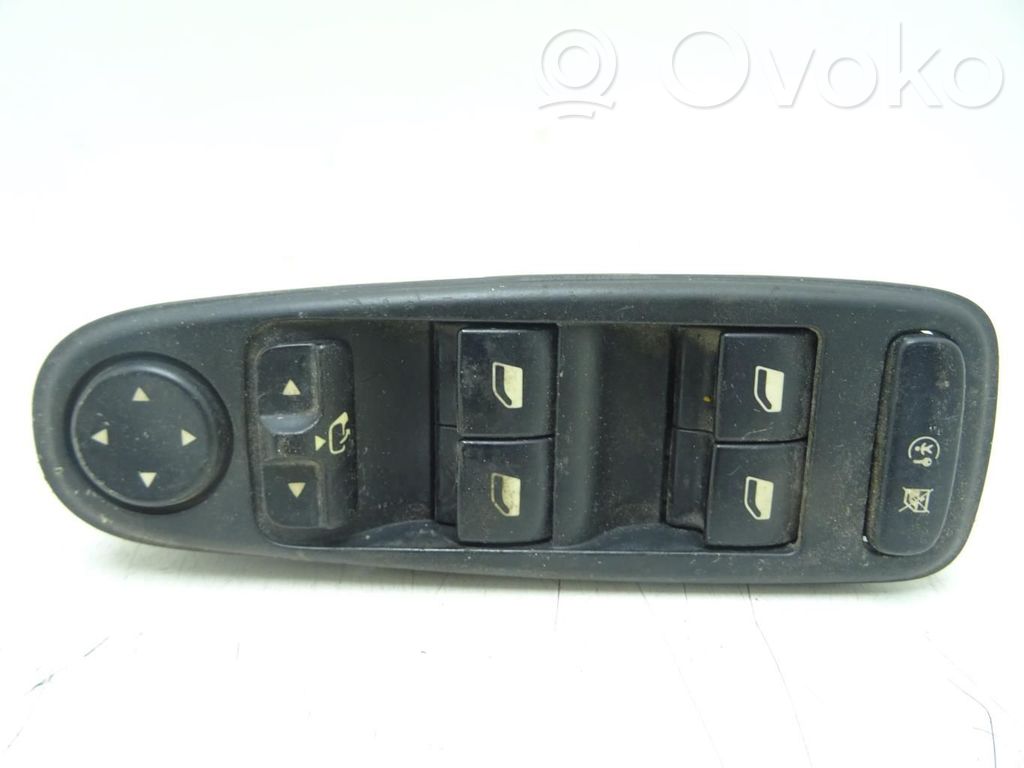 Citroen C4 I Picasso Electric window control switch 