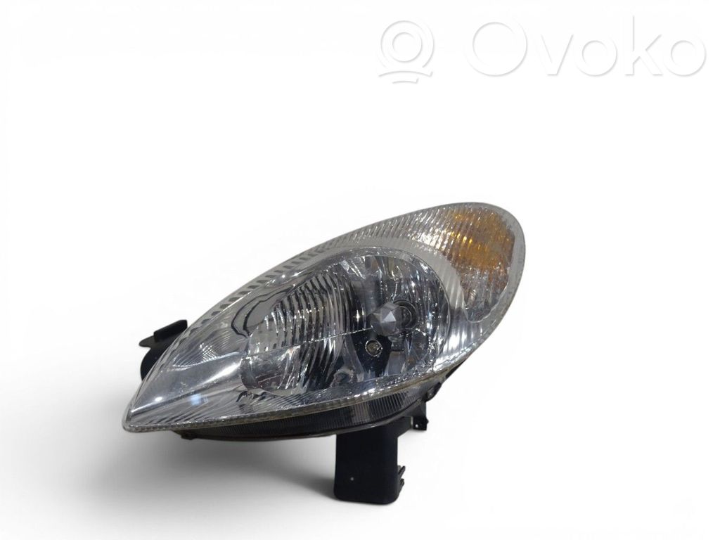 Citroen Xsara Picasso Lampa przednia 