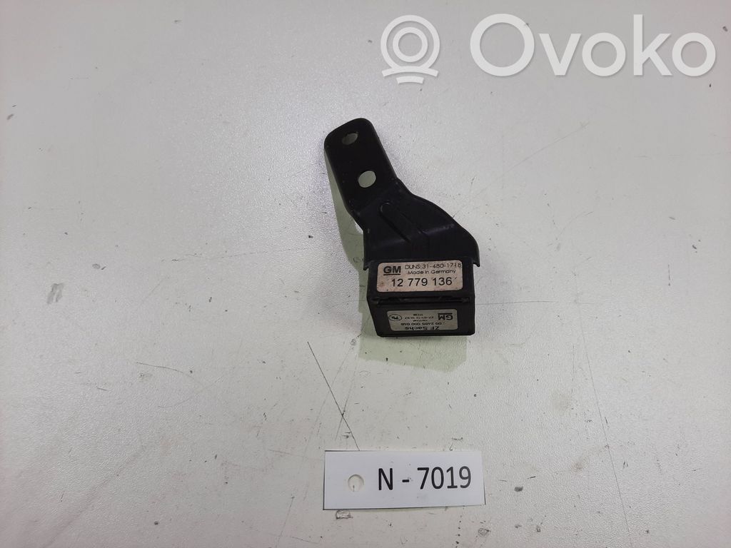 Opel Astra J Airbag deployment crash/impact sensor 