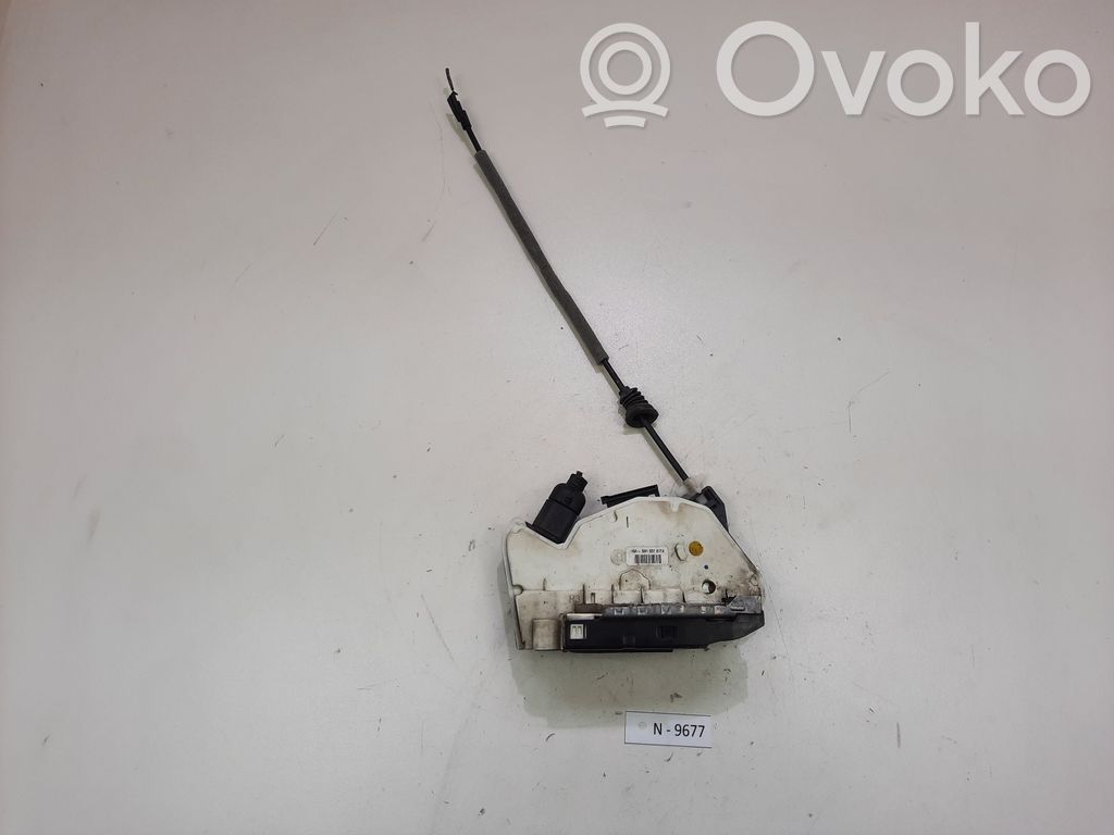 Volkswagen Tiguan Front door lock 