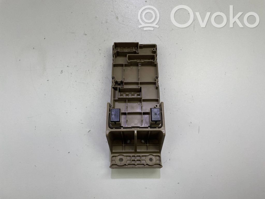 Ramka / Moduł bezpieczników   82201FG010Z2,0T00TT0338,86090T