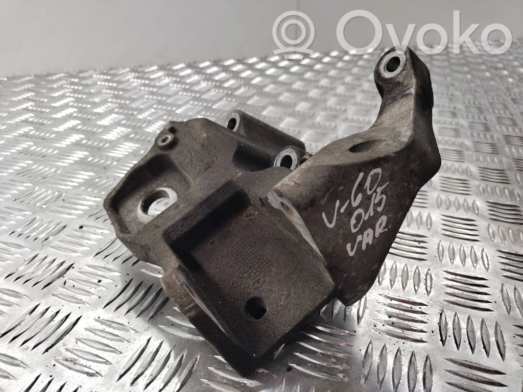 Volvo V60 Engine mounting bracket 