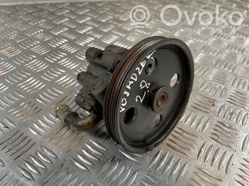 Chrysler Voyager Power steering pump 