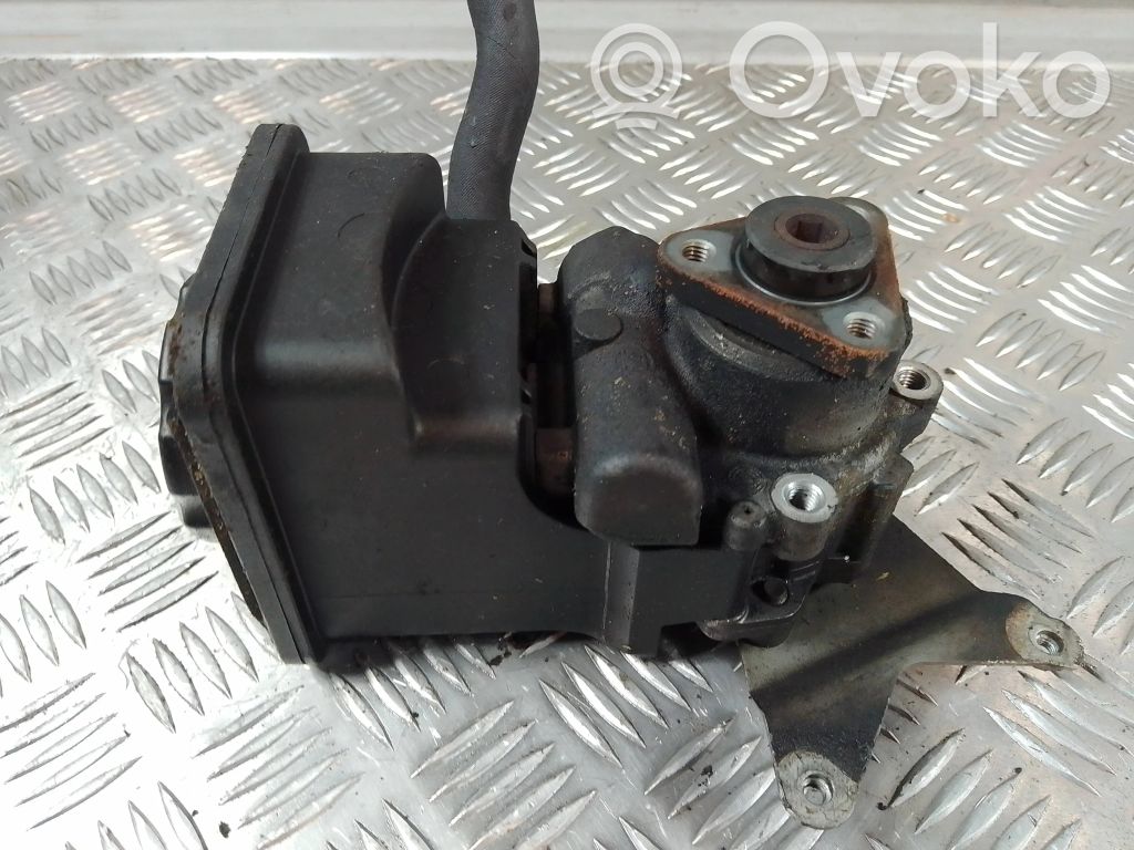 BMW 5 E39 Power steering pump 
