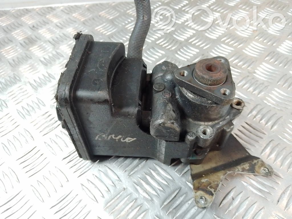 BMW 3 E46 Power steering pump 