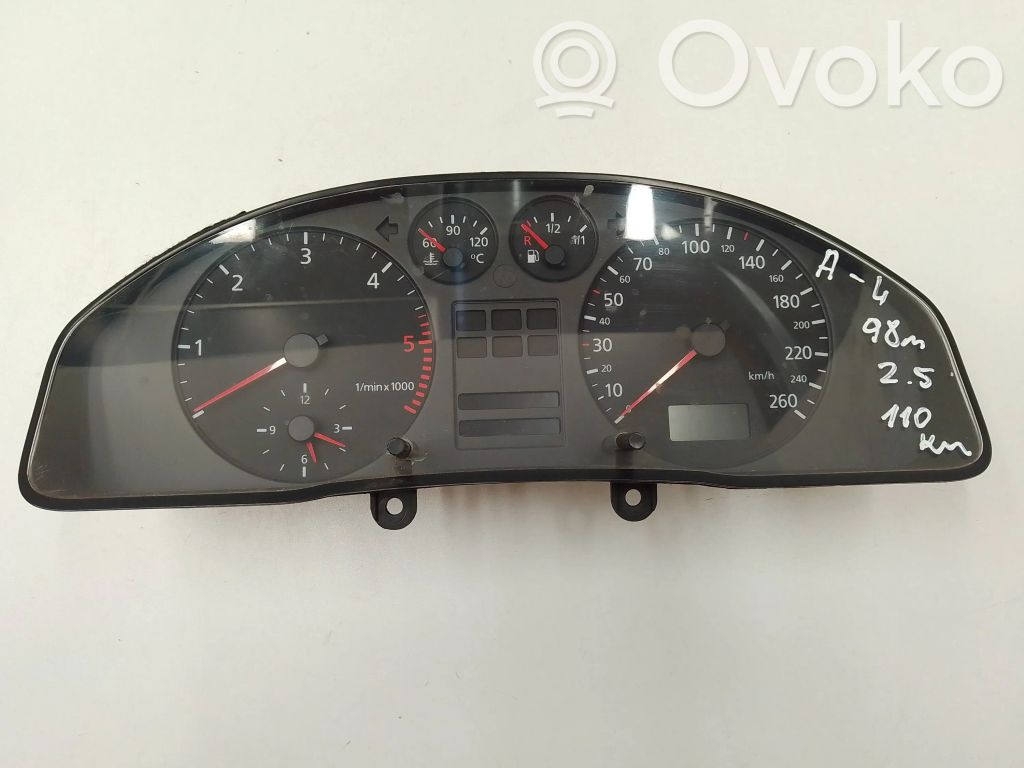 Audi A4 S4 B5 8D Speedometer (instrument cluster) 