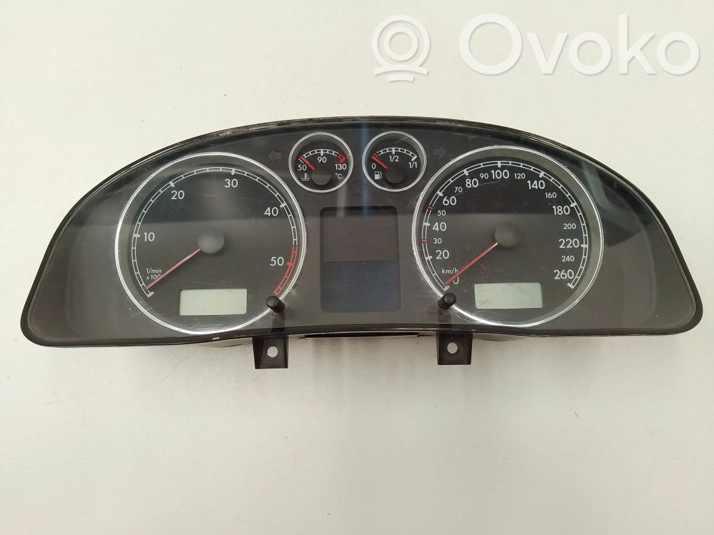 Volkswagen PASSAT B5 Spidometrs (instrumentu panelī) 