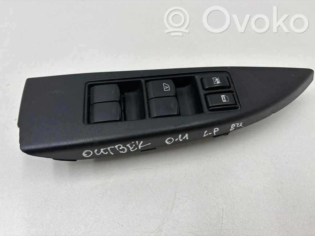 Subaru Outback Electric window control switch 