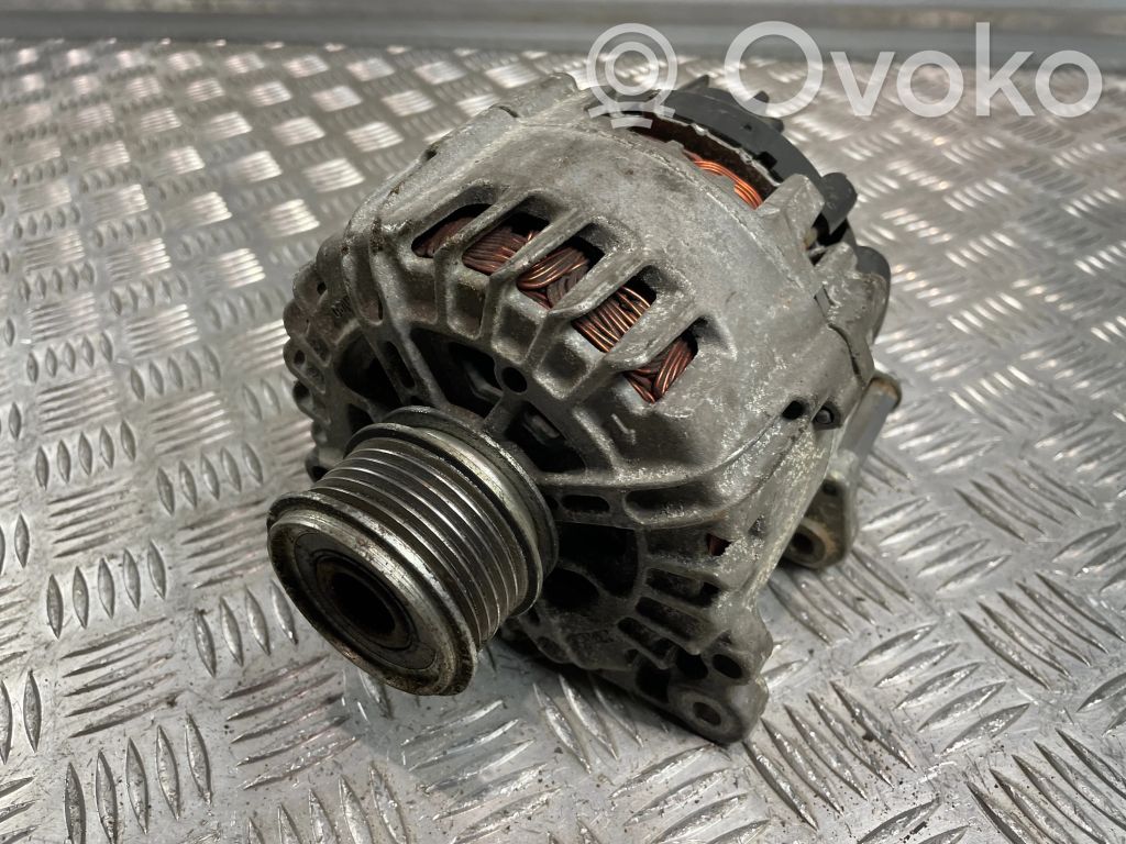 Volkswagen PASSAT B7 Ģenerators 