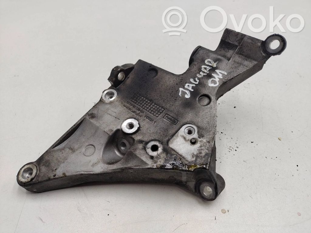 Jaguar XF X250 Engine mounting bracket 