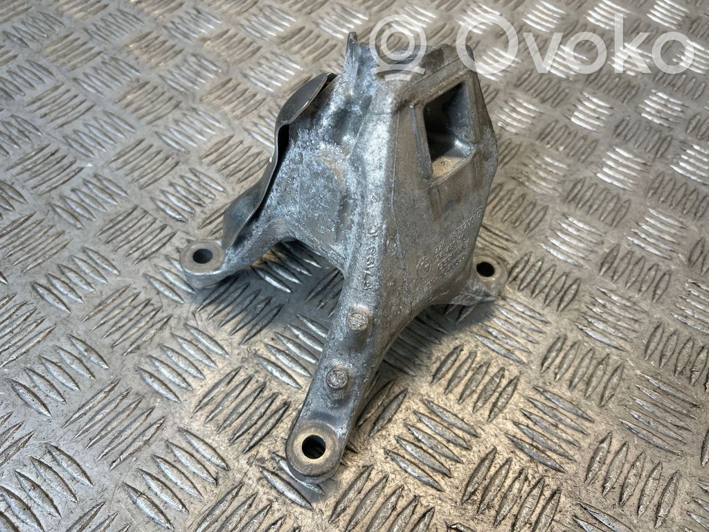 BMW 2 G42 Engine mounting bracket 