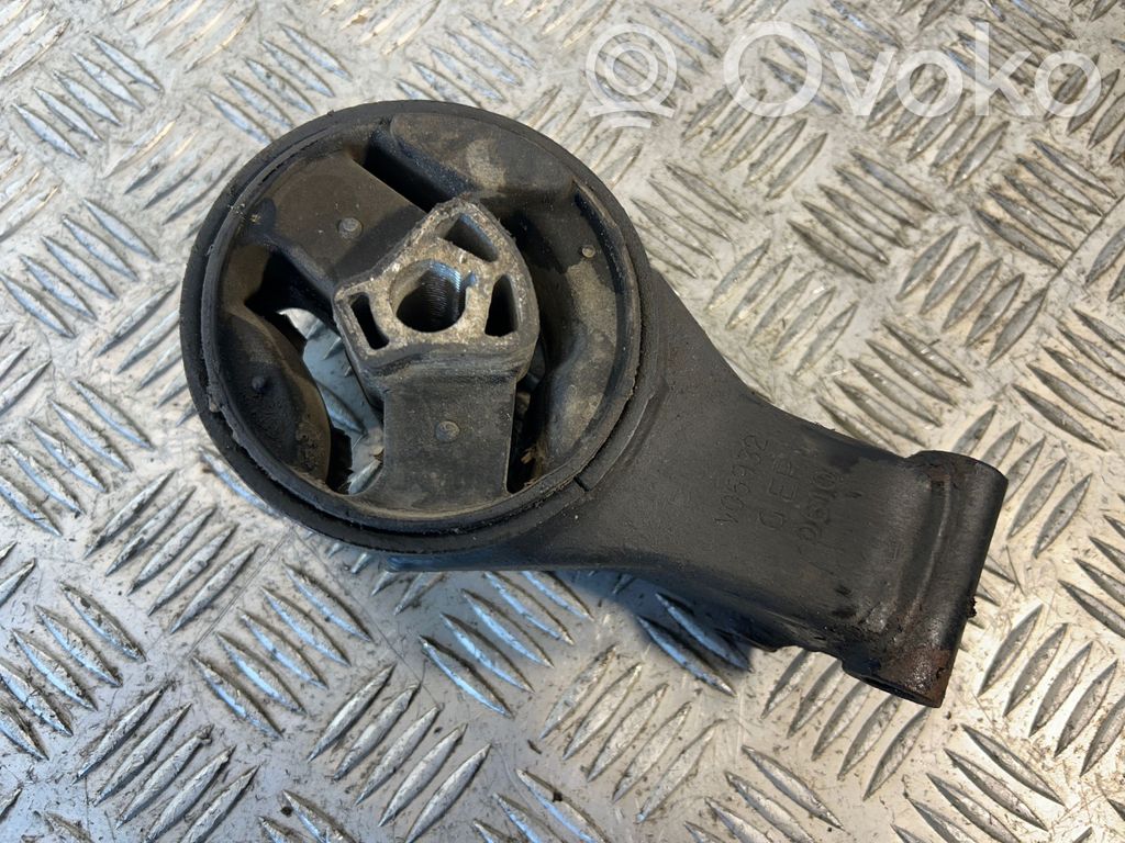 Opel Insignia A Engine mount bracket 
