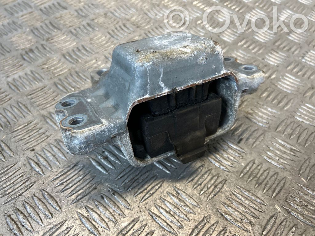 Volkswagen PASSAT B7 Gearbox mount 