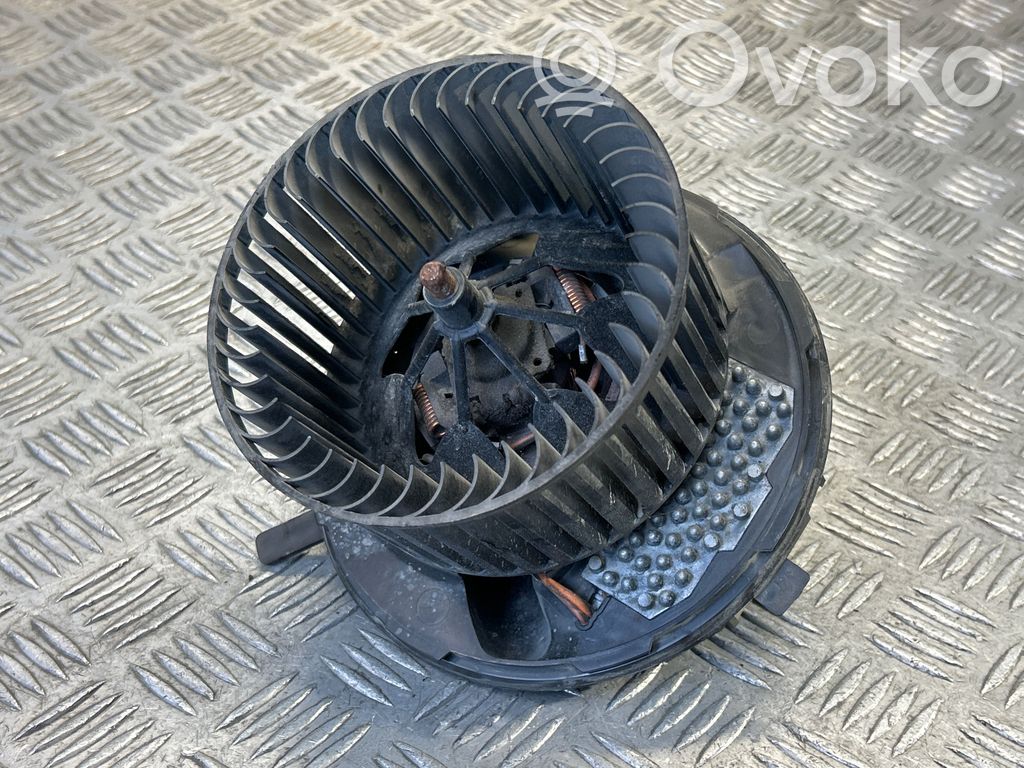Volkswagen Caddy Heizungslüfter 