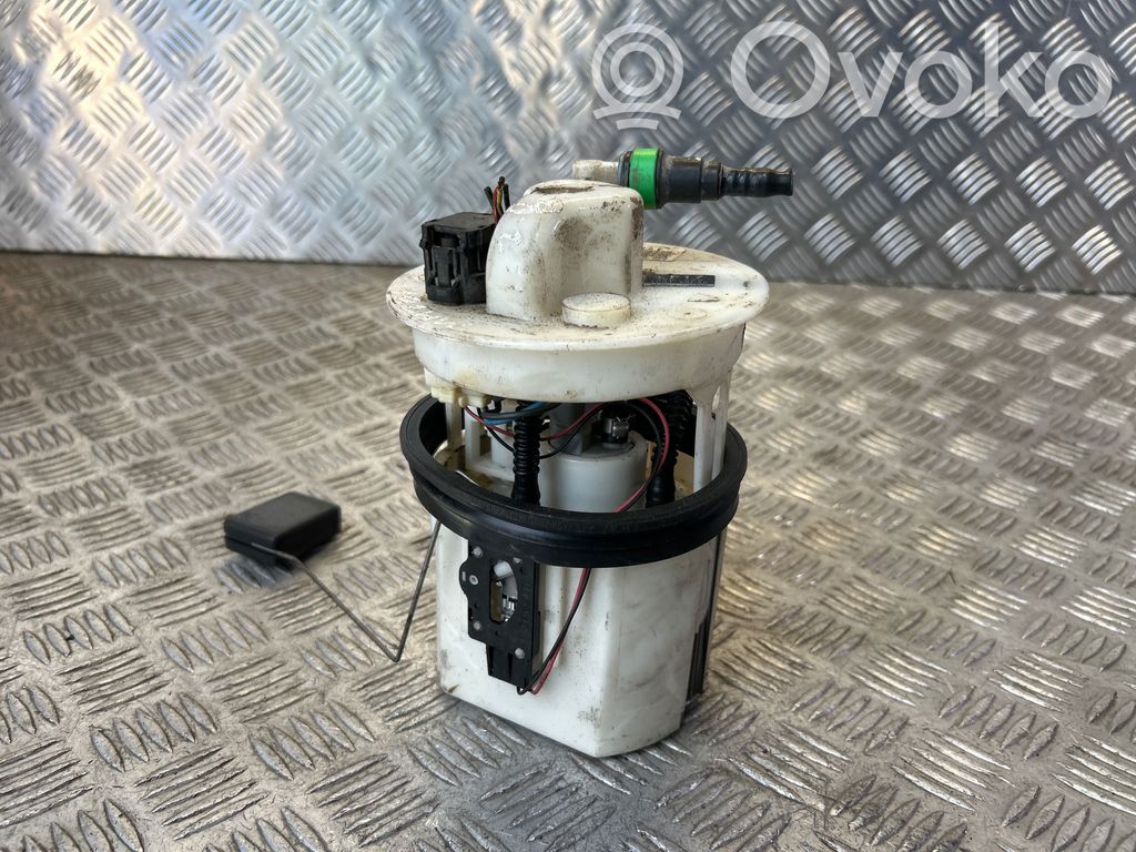 Bomba interna de combustible   880550,100140F40
