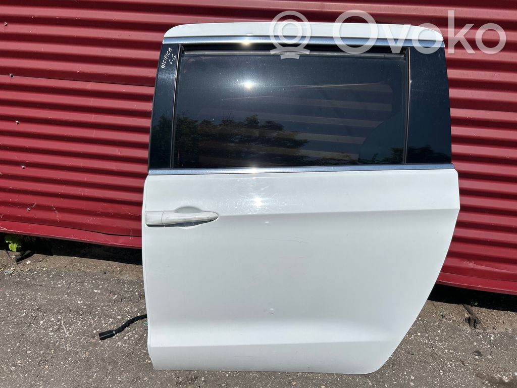 Side sliding door