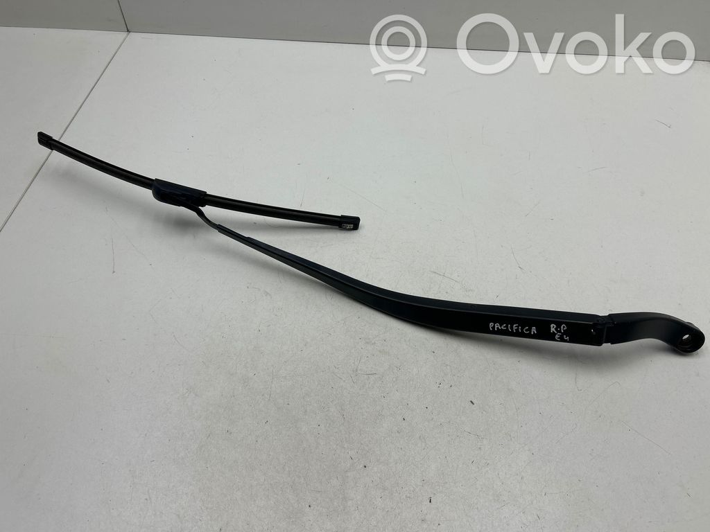 Chrysler Pacifica Windshield/front glass wiper blade 