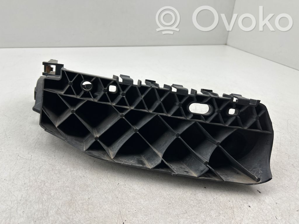 Front bumper mounting bracket   T300842