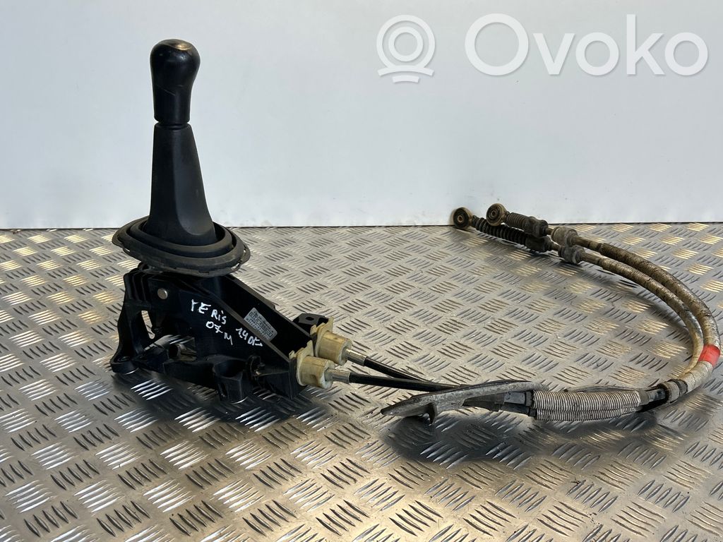 Toyota Yaris Gear shifter/selector 