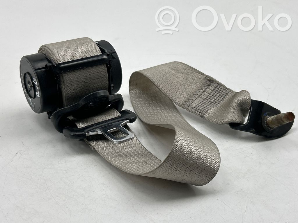 Chrysler Pacifica Third row seat belt 