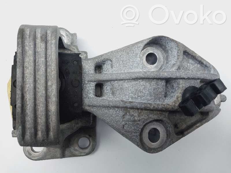 Renault Fluence Engine mount bracket 