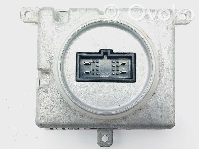Unité de commande / module Xénon   39055754,695085258,W003T26371