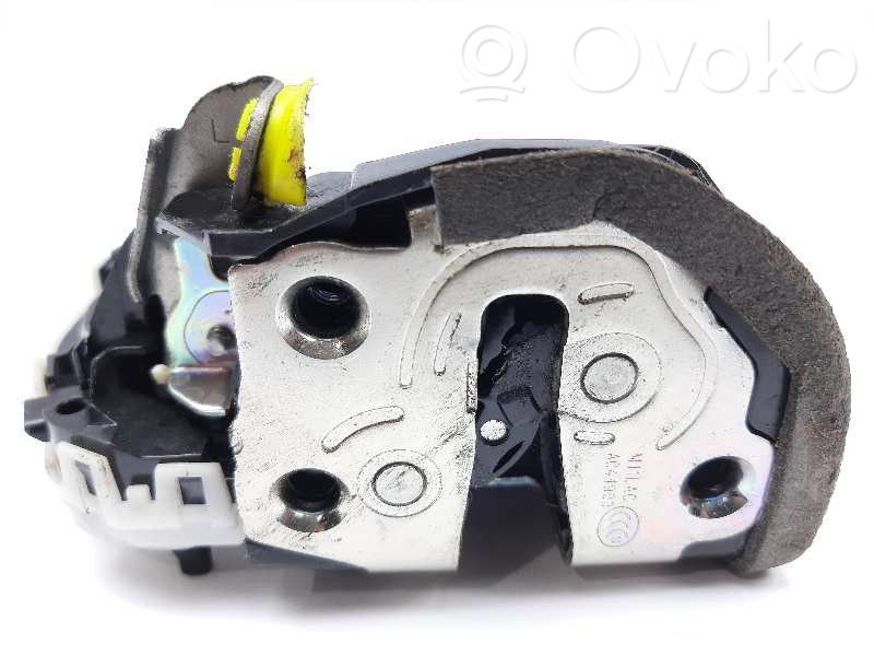 Honda CR-V Rear door lock 